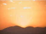 sunset_2.jpg (68316 bytes)
