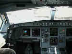 a330_cockpit.jpg (99775 bytes)